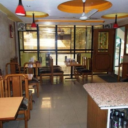 Moon Hotel Mallital, Near Nainital High Court Ngoại thất bức ảnh