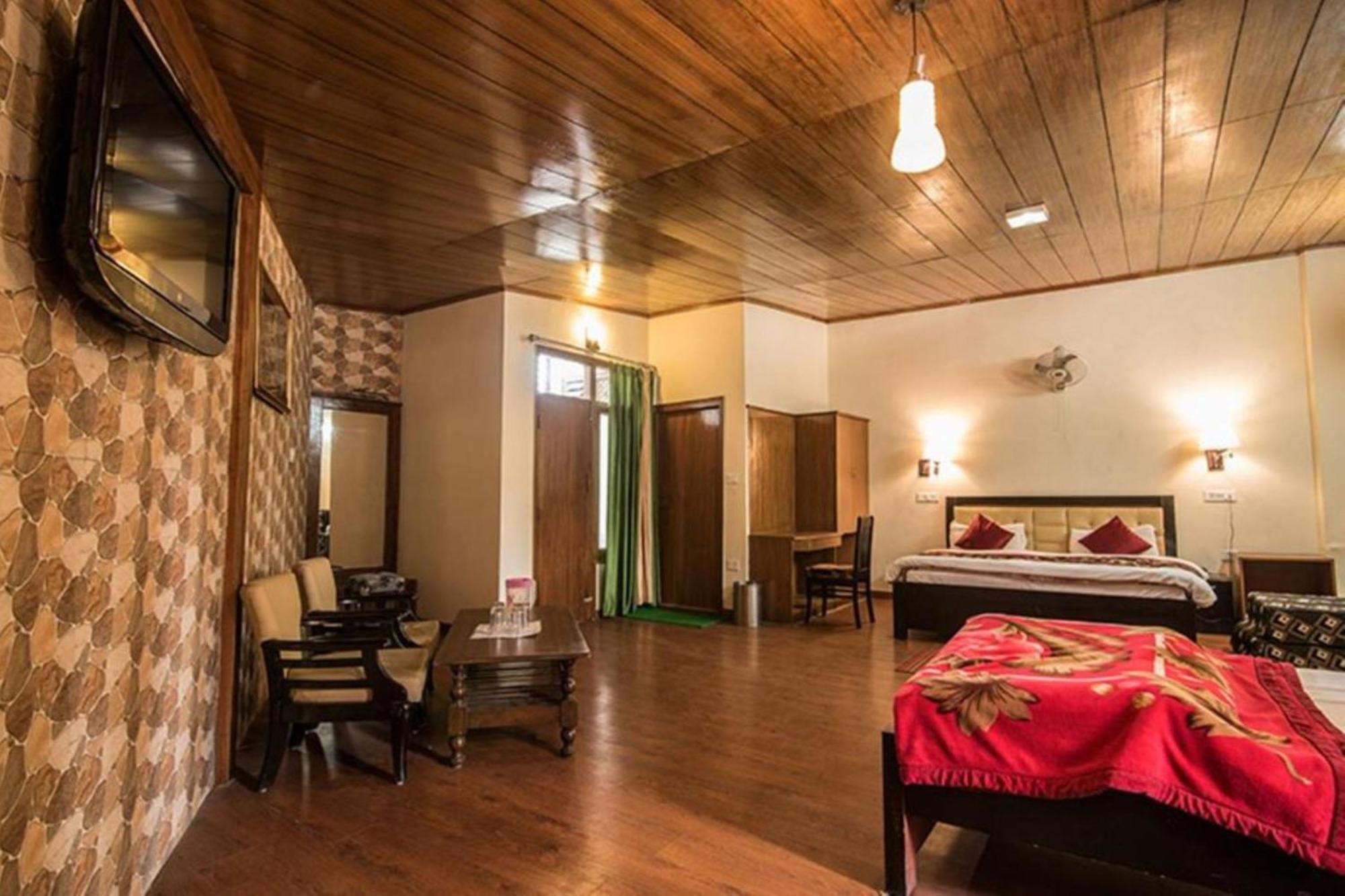 Moon Hotel Mallital, Near Nainital High Court Ngoại thất bức ảnh