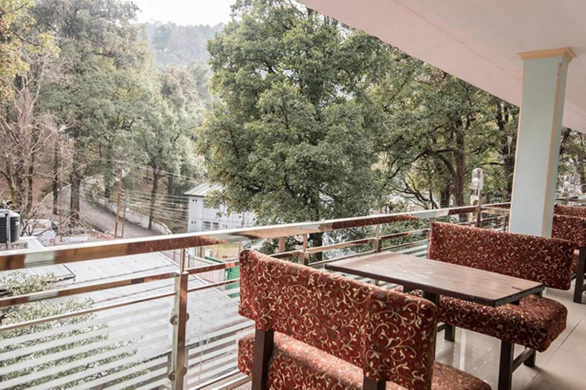 Moon Hotel Mallital, Near Nainital High Court Ngoại thất bức ảnh