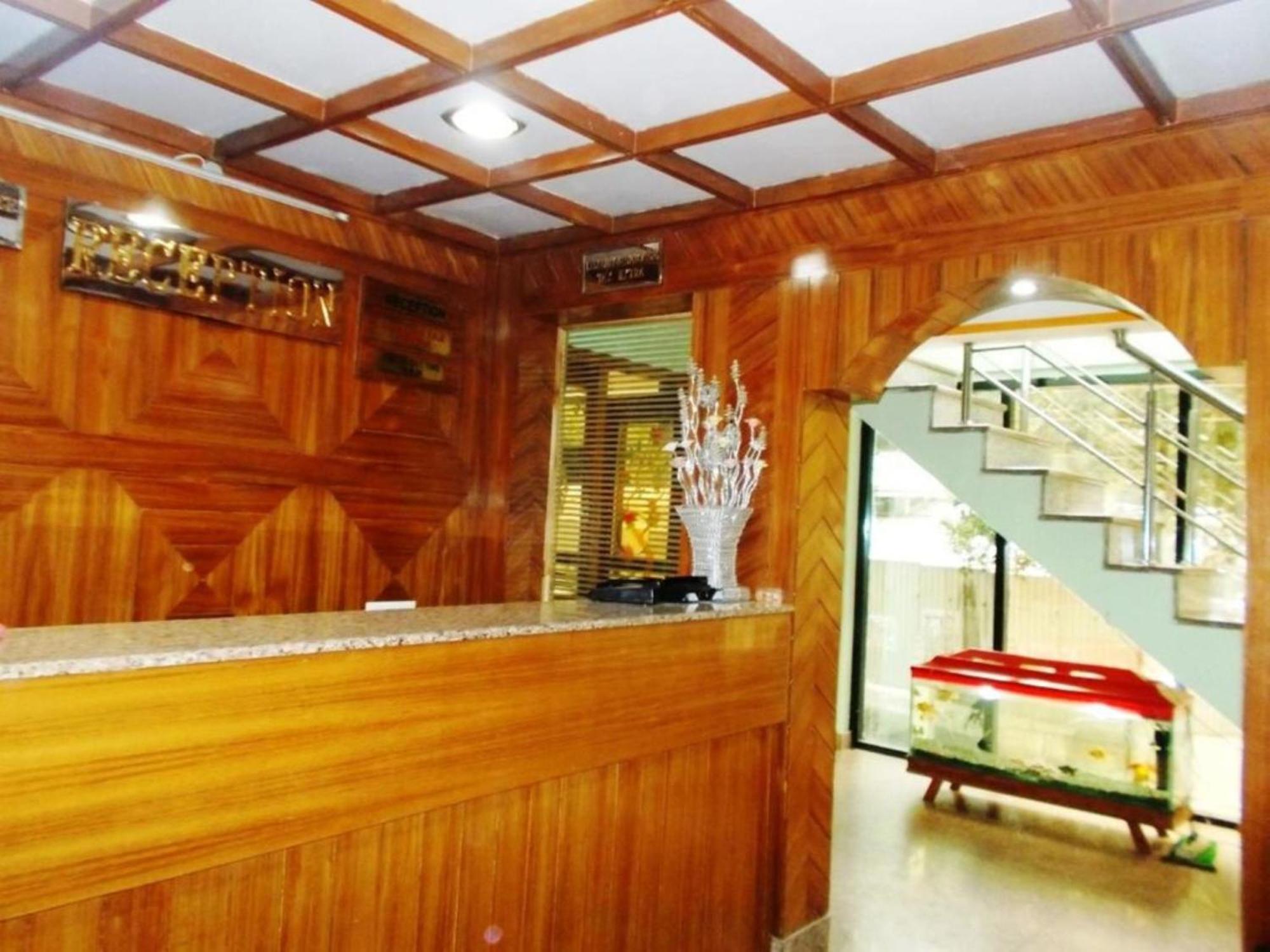 Moon Hotel Mallital, Near Nainital High Court Ngoại thất bức ảnh
