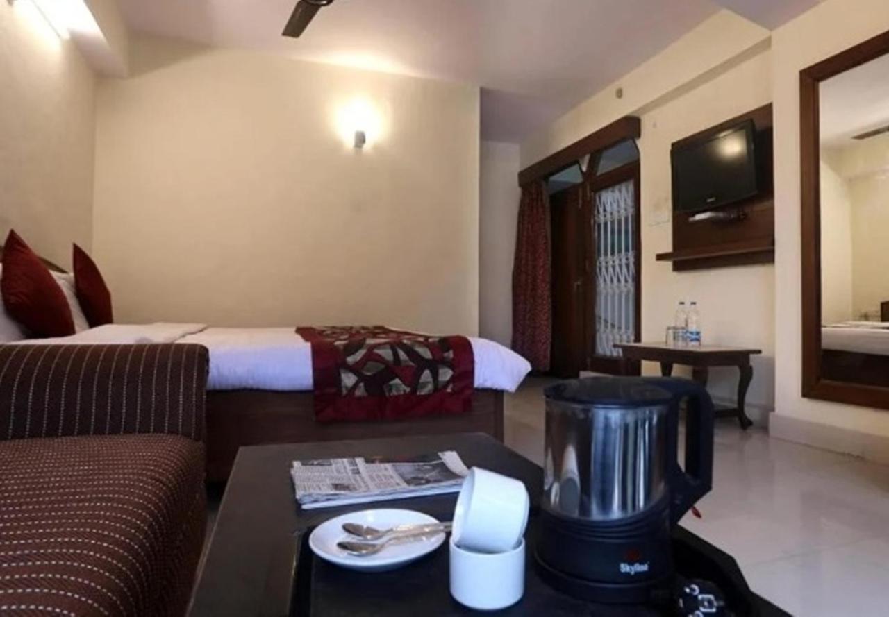 Moon Hotel Mallital, Near Nainital High Court Ngoại thất bức ảnh