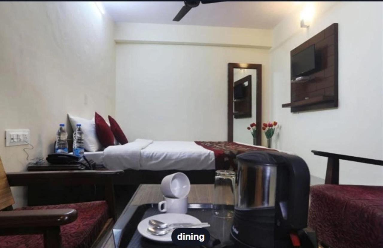 Moon Hotel Mallital, Near Nainital High Court Ngoại thất bức ảnh