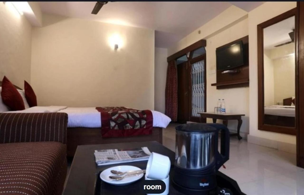 Moon Hotel Mallital, Near Nainital High Court Ngoại thất bức ảnh